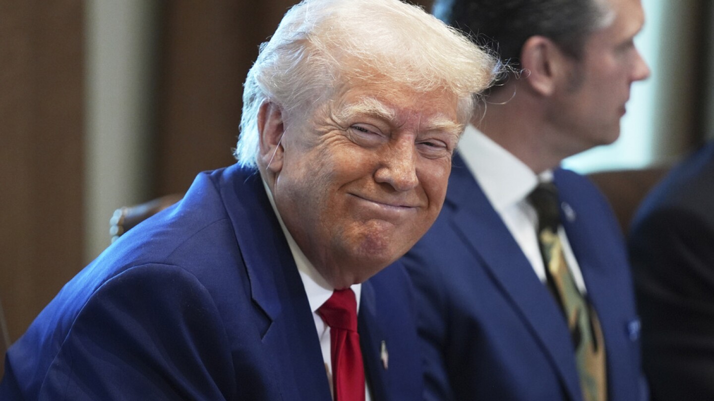us-economy-shrinks-q1-2023-8690.jpeg