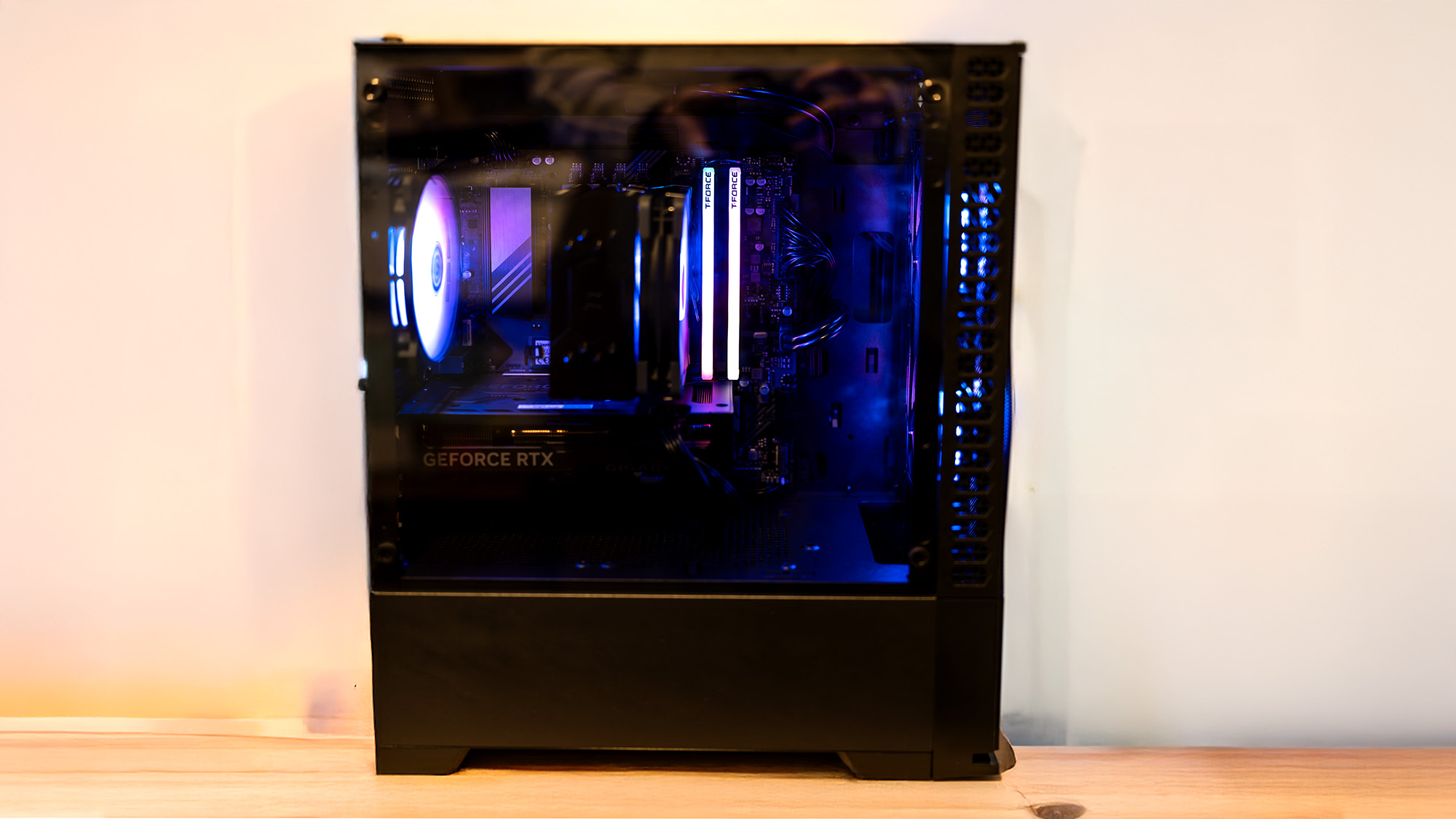 worst-computer-setups-pc-gamer-8698.jpeg