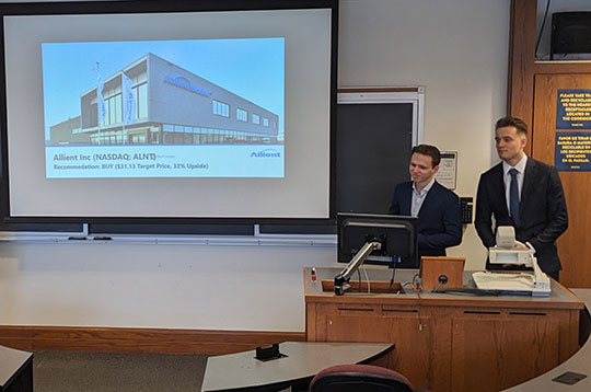 alfred-university-business-students-learning-exper-4973.jpeg