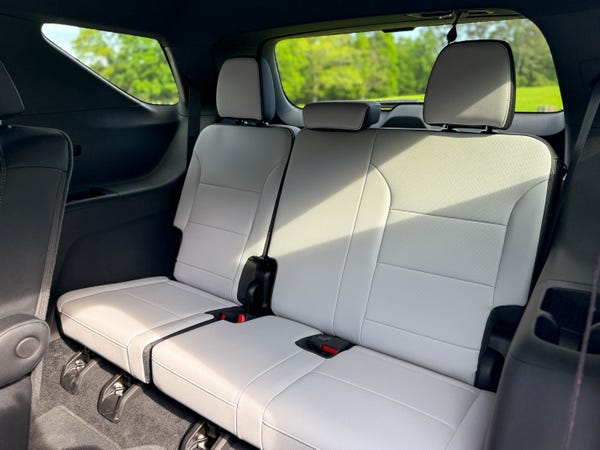 chevrolet-traverse-suv-interior-9972.jpeg