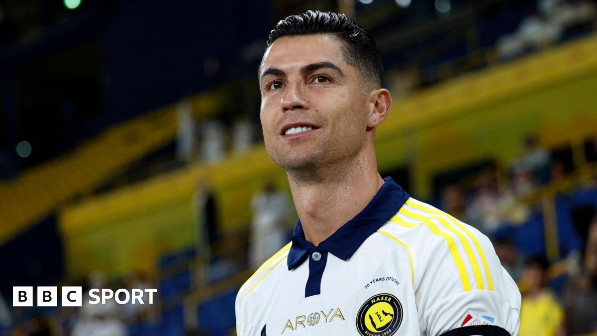 cristiano-ronaldo-infantino-club-world-cup-2025-5634.jpeg