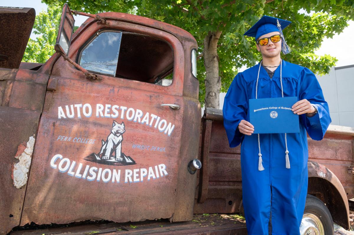 grads-celebrate-pct-7131.jpeg
