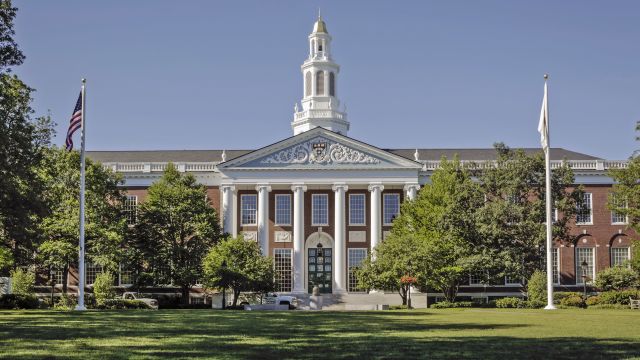 harvard-business-school-mba-class-day-2025-8817.jpeg