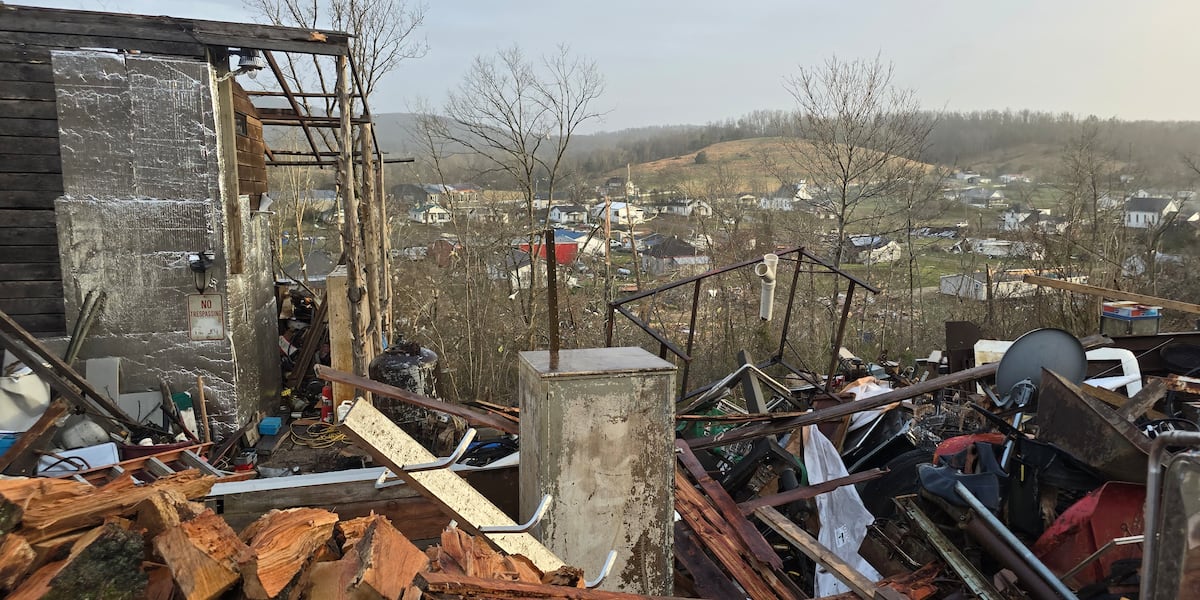 heartland-business-free-food-storm-victims-8420.jpeg