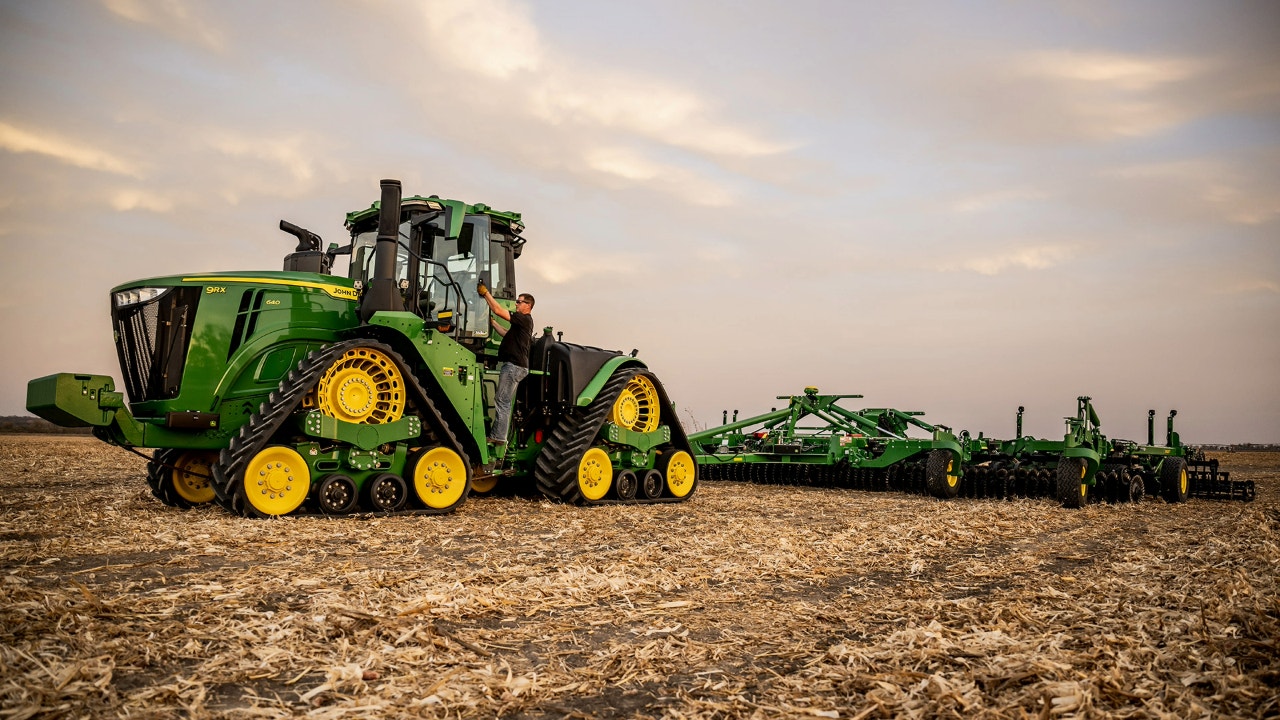 john-deere-autonomous-tractors-9173.jpeg