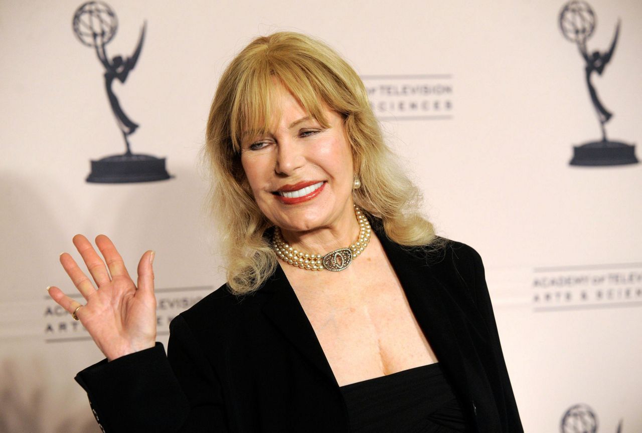 loretta-swit-mash-major-houlihan-3321.jpeg