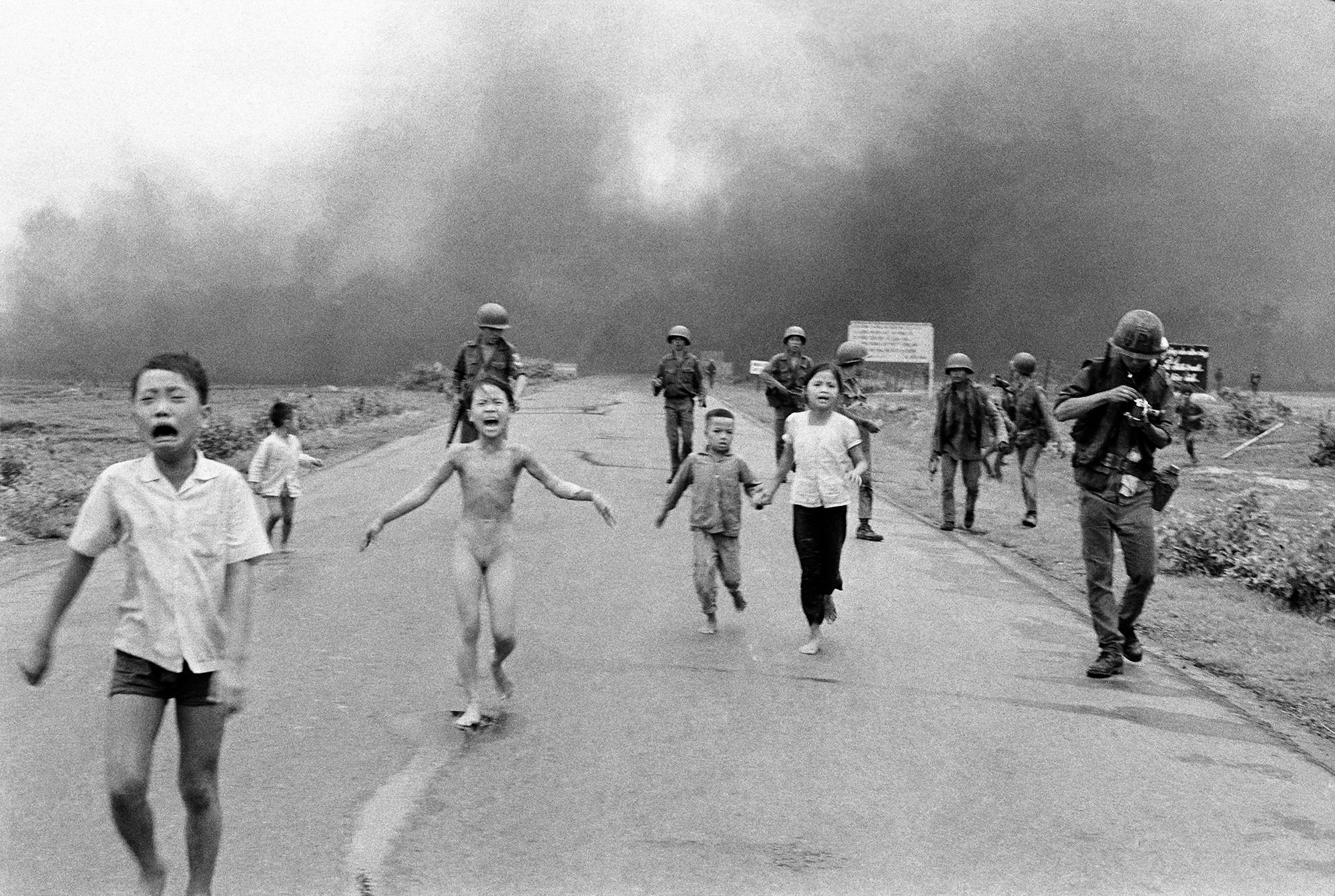 napalm-girl-vietnam-war-photo-9433.jpeg
