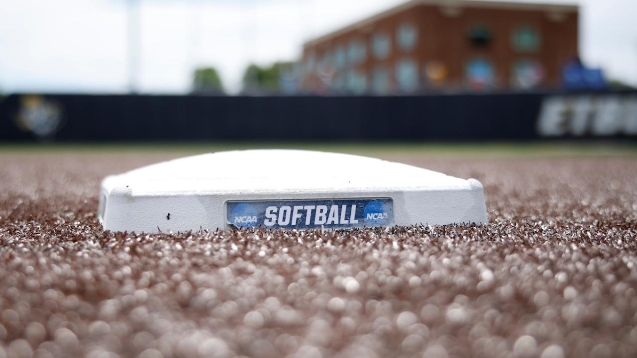 ncaa-2025-softball-bracket-wcws-schedule-3133.jpeg