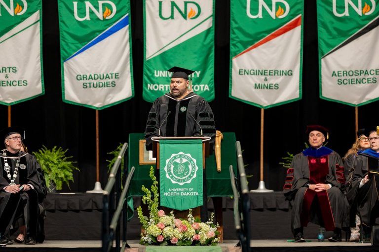 patrick-o-neill-nistler-dean-und-2758.jpeg