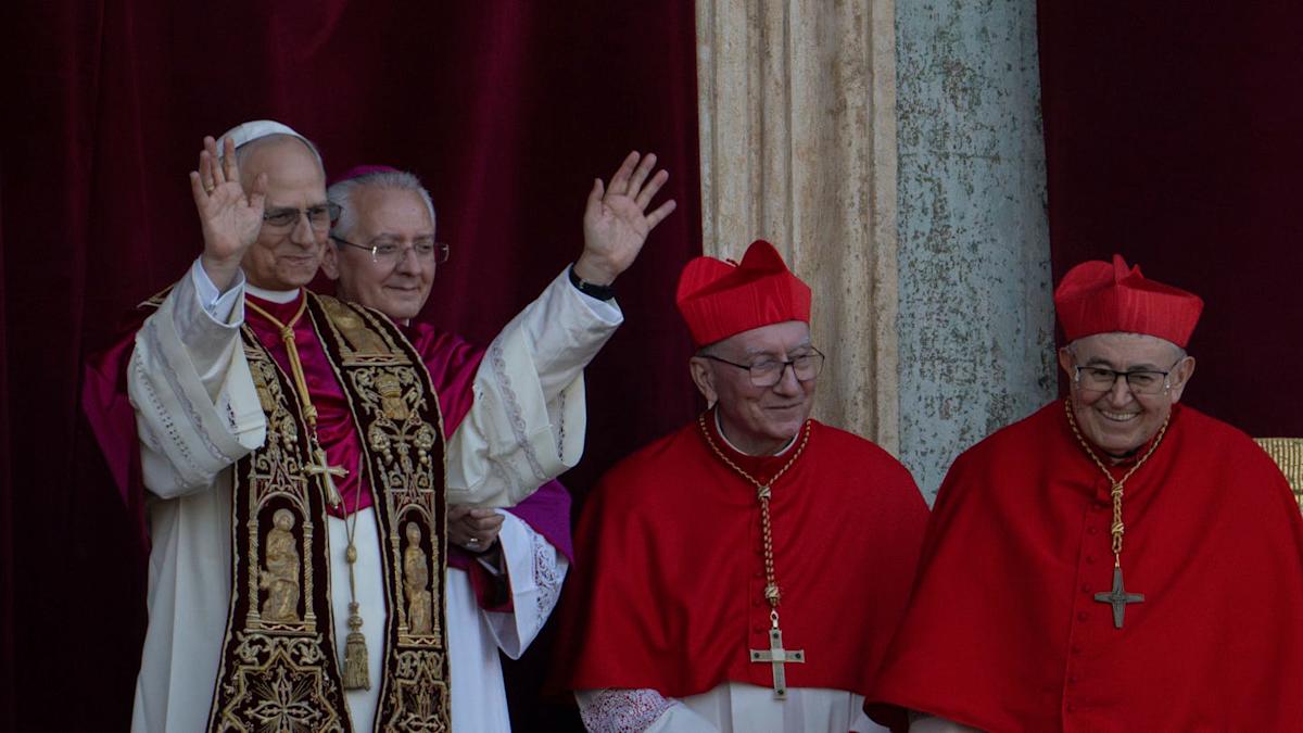 pope-leo-xiv-world-series-viral-4010.jpeg