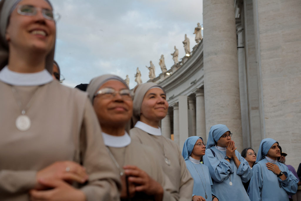 sistine-chapel-conclave-live-smoke-day2-4793.jpeg