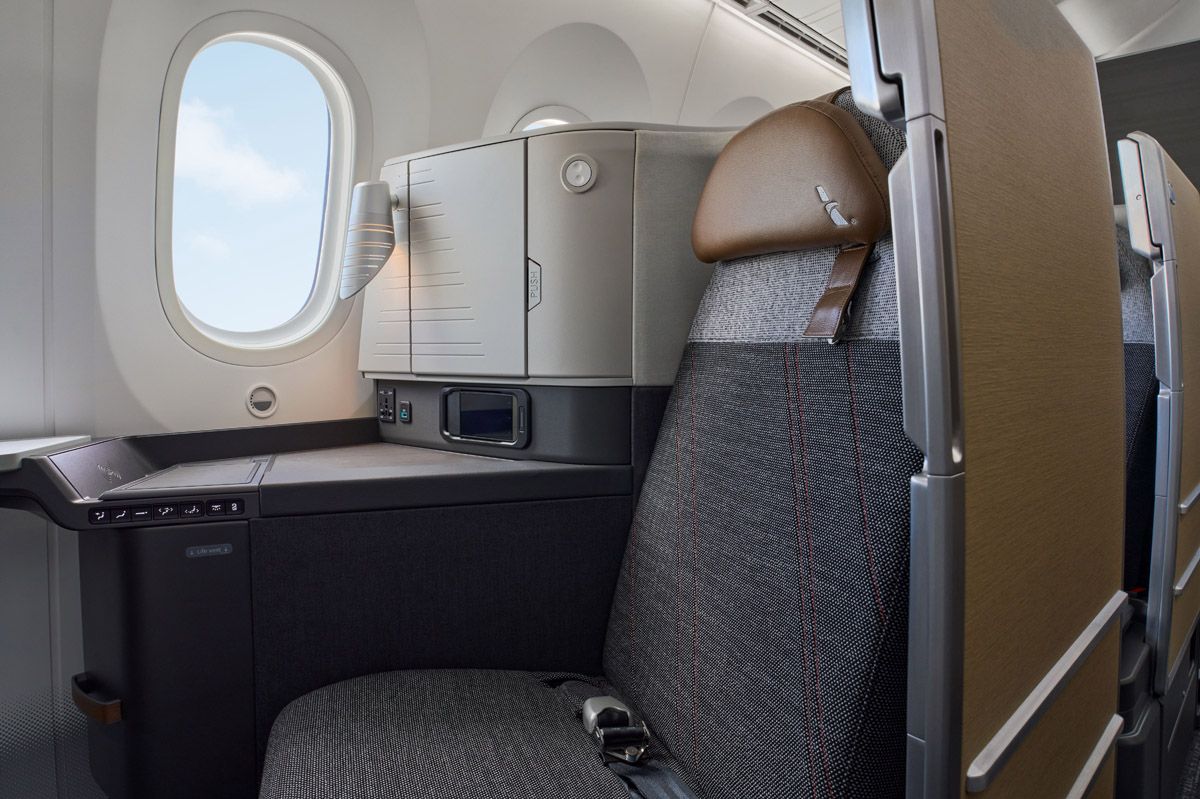 american-airlines-business-class-suites-4480.jpeg