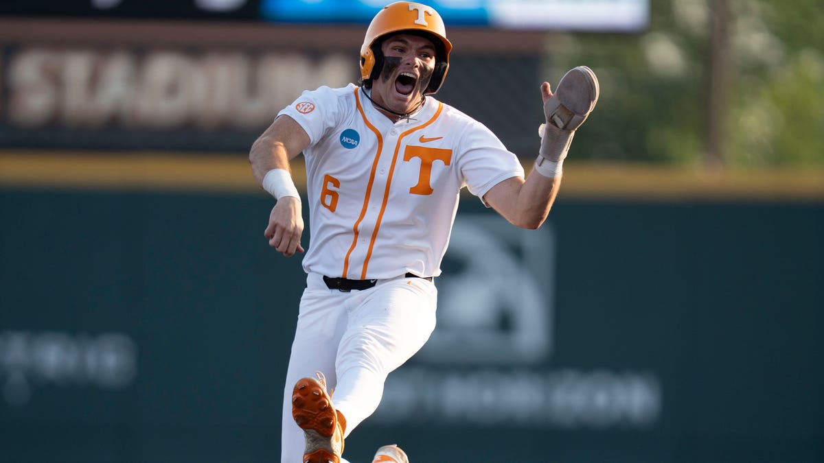 college-world-series-2025-bracket-4036.jpeg
