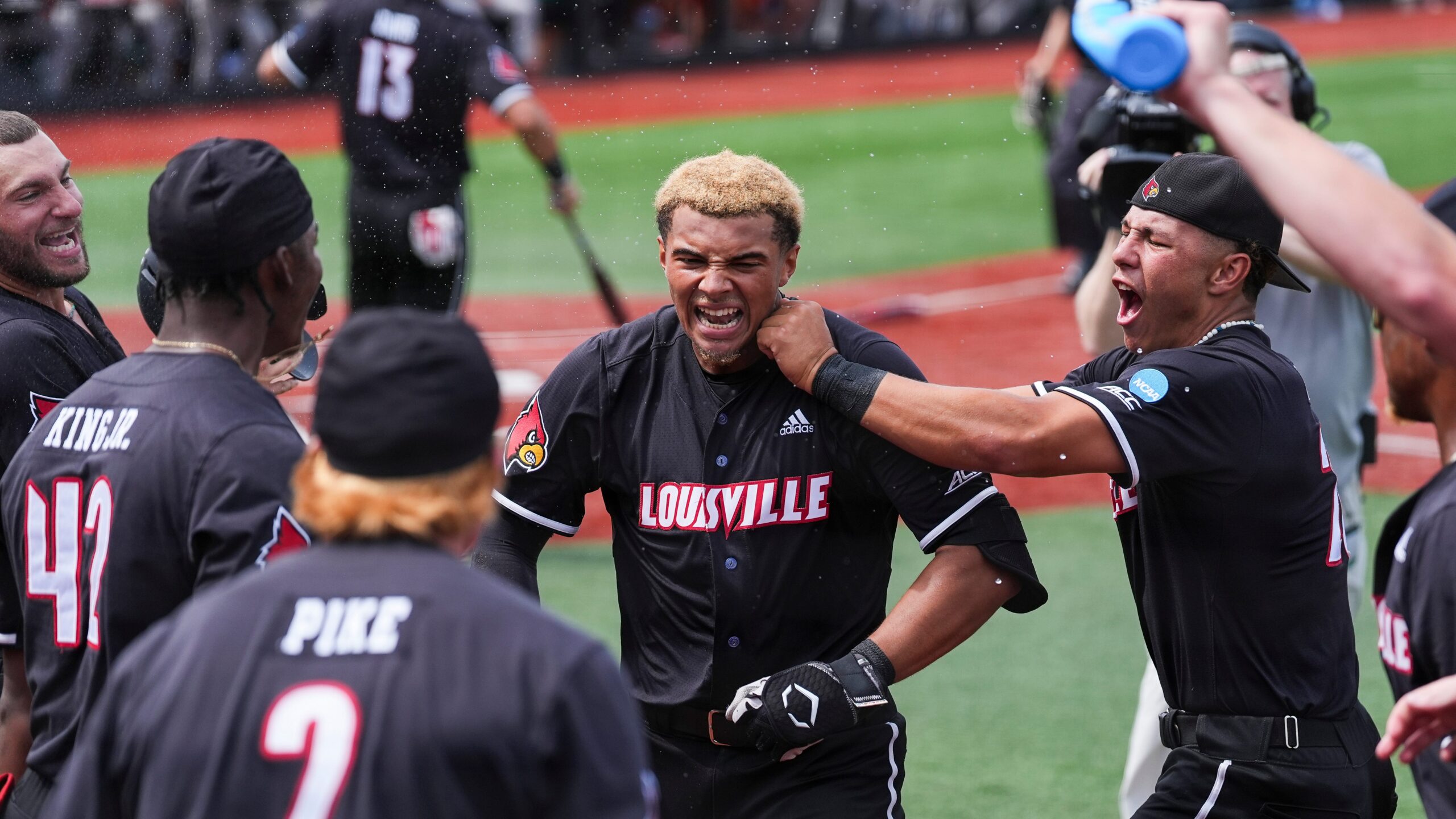 college-world-series-teams-schedule-7542.jpeg