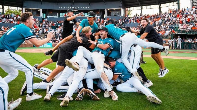 ncaa-baseball-super-regionals-2025-1140.jpeg
