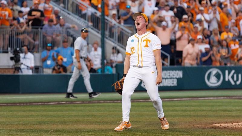 ncaa-baseball-super-regionals-2025-4489.jpeg