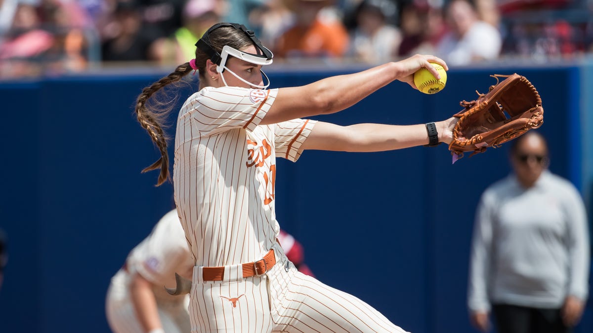 womens-college-softball-world-series-game3-2733.jpeg