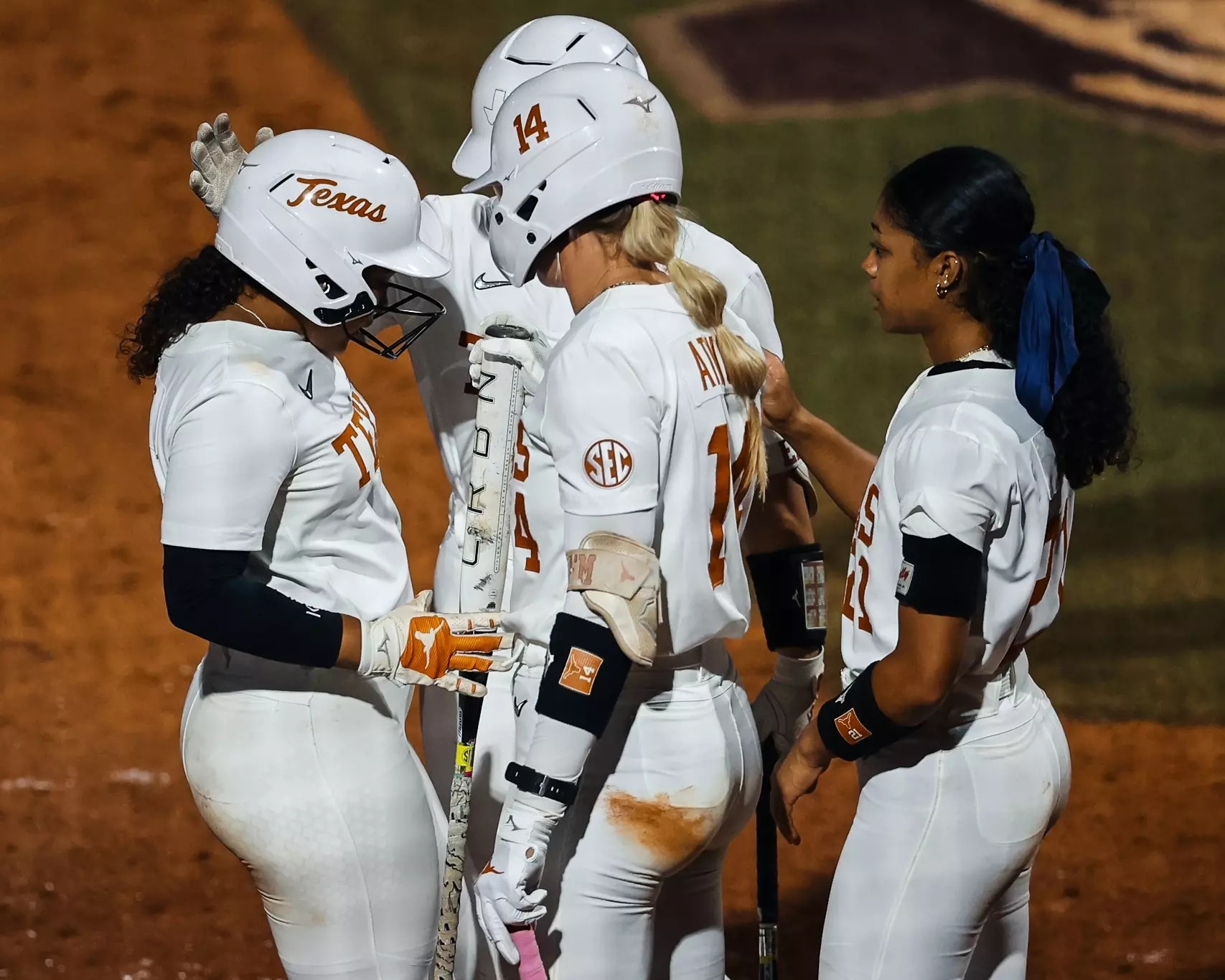 womens-college-softball-world-series-game3-7302.jpeg
