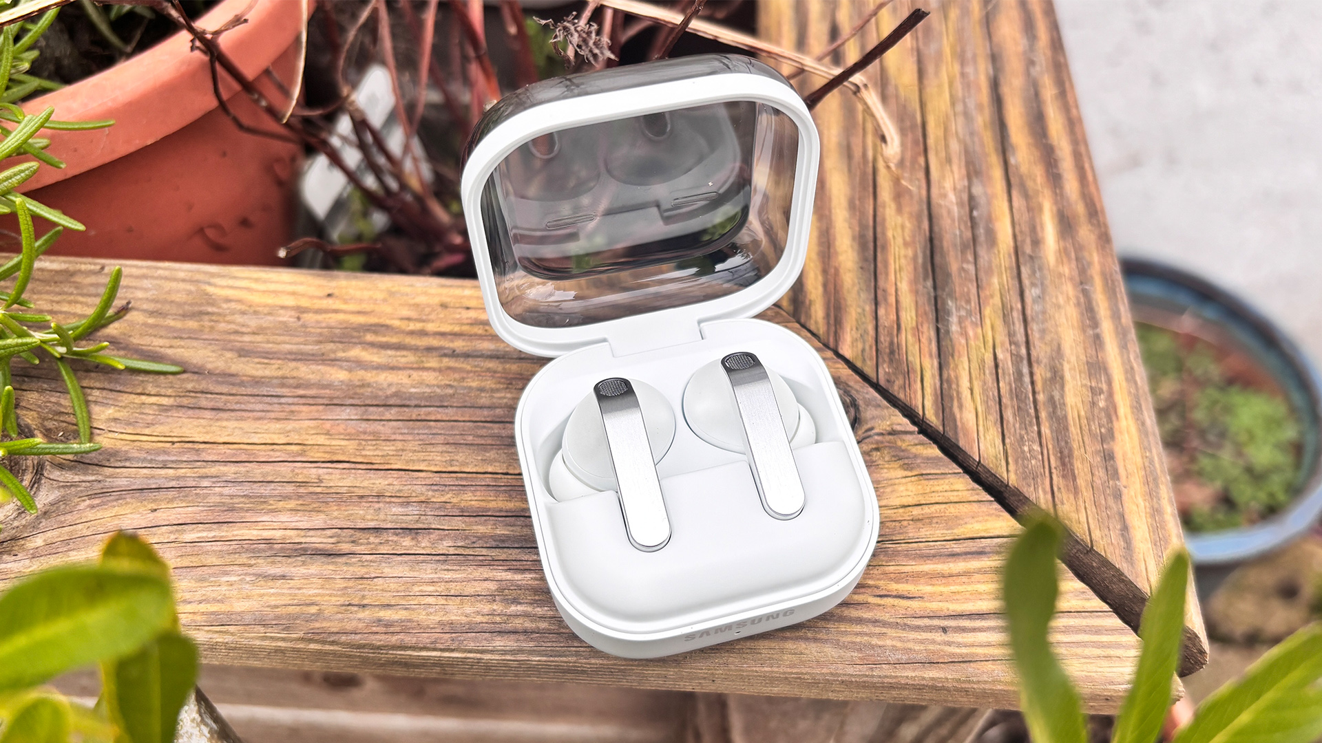 Samsung’s still chasing the AirPods with its new Galaxy Buds 4 and Buds 4 Pro