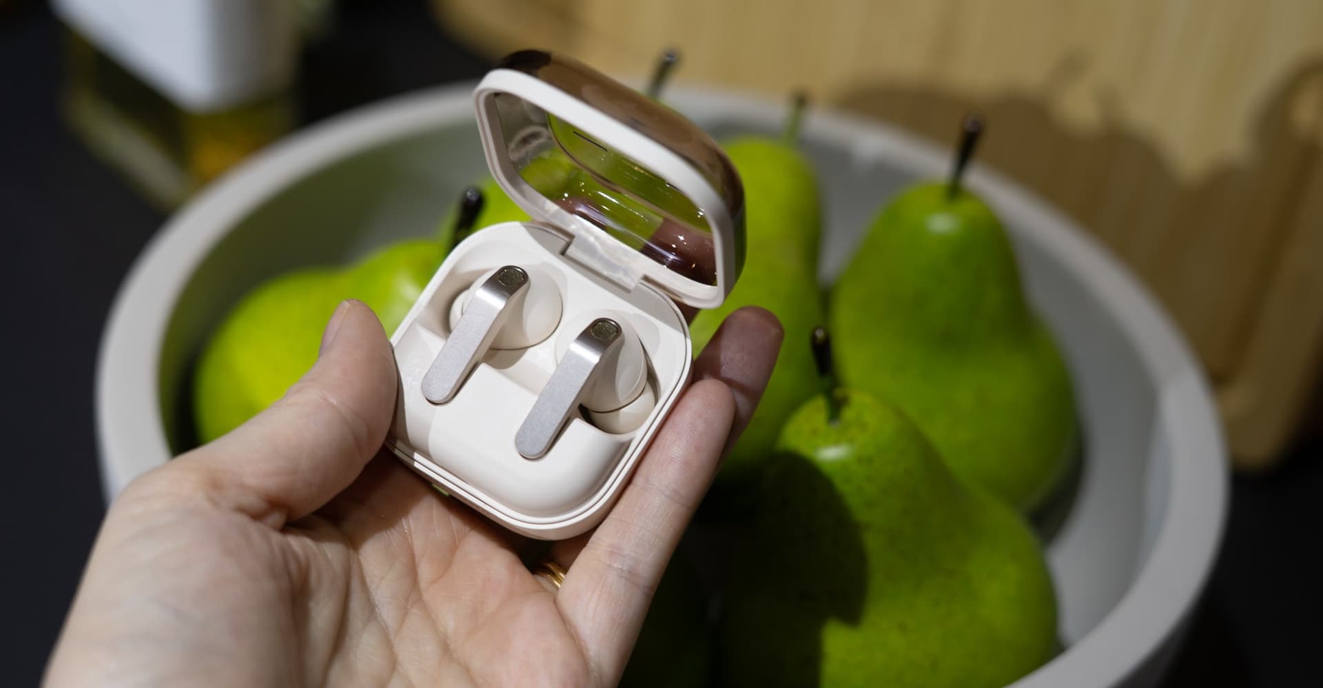 Samsung’s still chasing the AirPods with its new Galaxy Buds 4 and Buds 4 Pro
